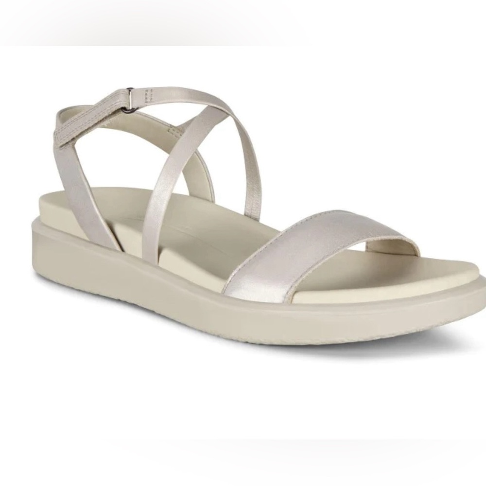 Ecco silver sandals, size 39 8-8.5 New, never worn. No box.